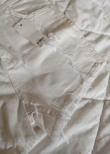 Koton Beyaz Mini Kadın Kot Şort - Görsel 4