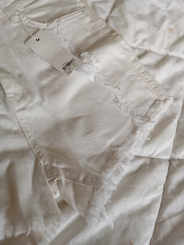 Koton Beyaz Mini Kadın Kot Şort - Görsel 4