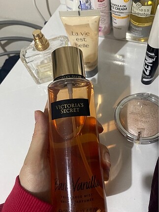 Victoria?s Secret Bare Vanilla