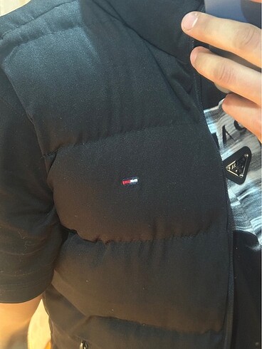 m Beden Tommy hilfiger yelek
