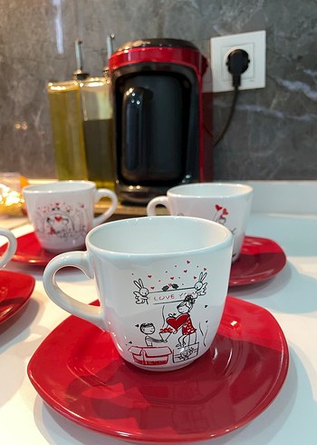 Kırmızı Tabaklı Aşk Temalı Kahve Fincanı