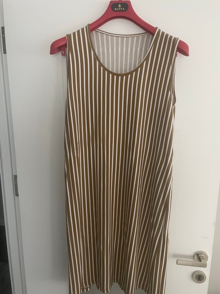 Bej Çizgili Piliseli günlük elbise - Görsel 3