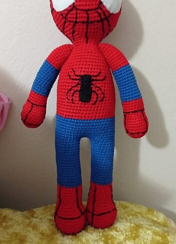 Amigurumi oyuncak Spiderman figürü