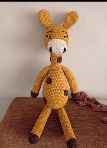 Amigurumi oyuncak zürafa figür