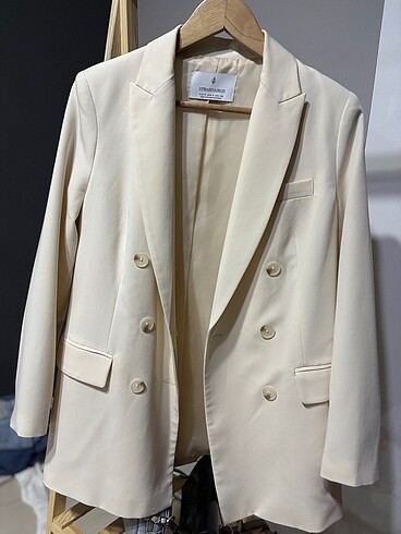 Stradivarius Beyaz Uzun Blazer Ceket
