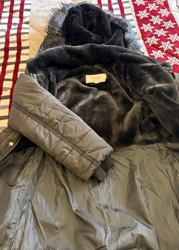 Kürk Detaylı Kapüşonlu Kadın Kışlık Mont - Görsel 3