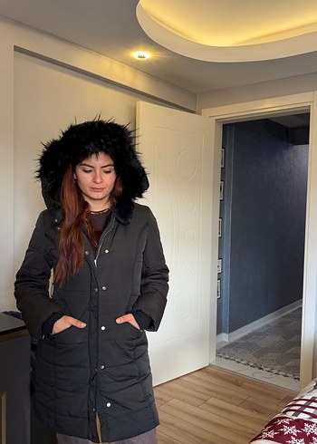 Kürk Detaylı Kapüşonlu Kadın Kışlık Mont - Görsel 9