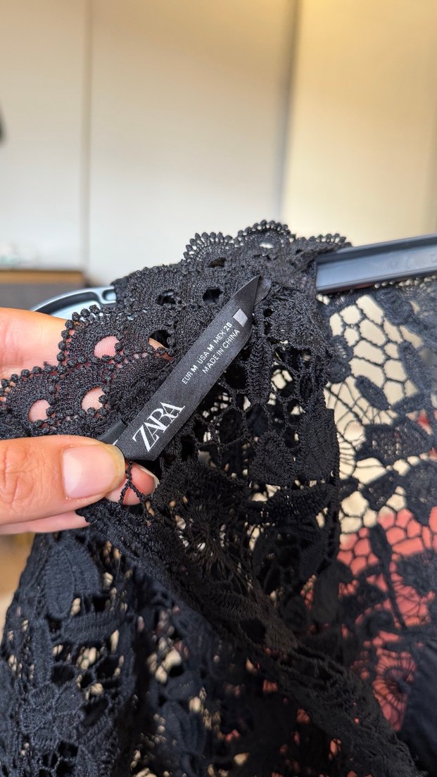 Dantel ve Pilili Midi Siyah Elbise - Görsel 4