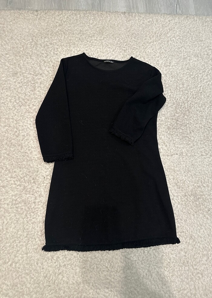 Çizmelerle bile çok şık bir elbise - Görsel 3