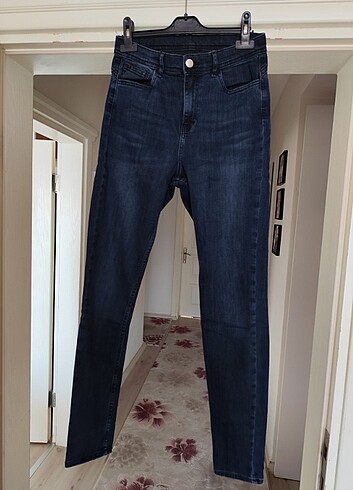 Bayan Jean 
