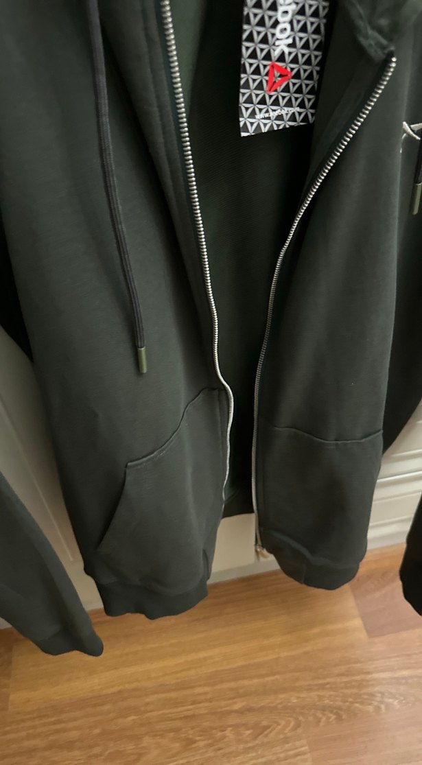 Reebok Erkek Kapüşonlu Fermuarlı Gri Sweatshirt - Görsel 4