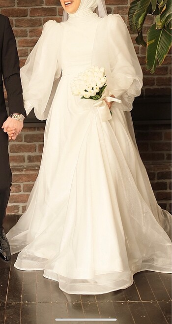 Tasarımcı Özel Tasarım/ Sade Gelinlik ( Nikah Elbisesi) Çiçek+Saç Aksesuar