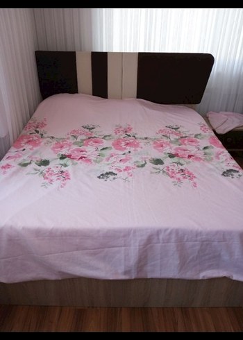 Pembe Çiçek Desenli Yatak Örtüsü - Görsel 2