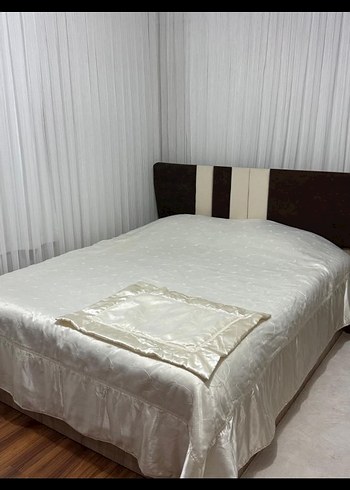 Parlak Beyaz Düz Yatak Örtüsü - Görsel 2