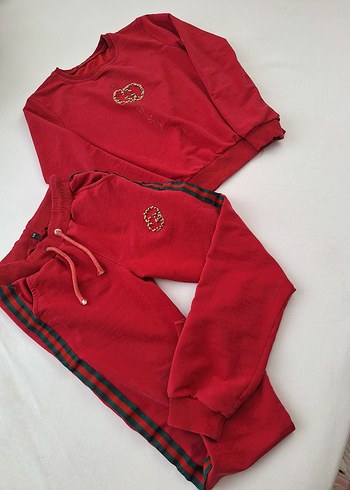 Kızlar için Kırmızı Nakışlı Rahat Takım - Görsel 2