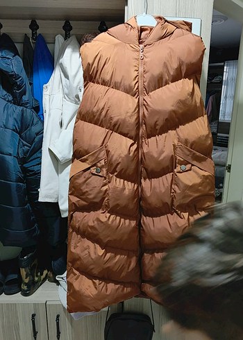 Kahverengi Kapüşonlu Kadın Şişme Yelek - Görsel 2