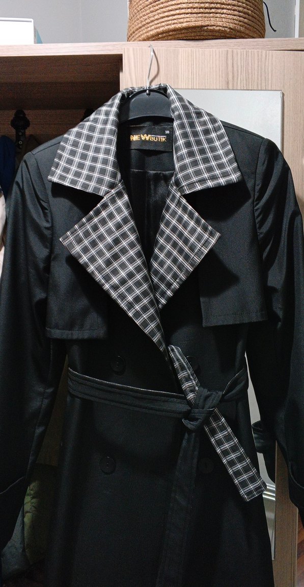 Kemerli Siyah Ekoseli Uzun Kadın Trençkot - Görsel 3