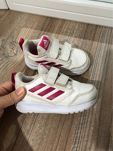 23 Beden Adidas spor ayakkabı orjinal kız