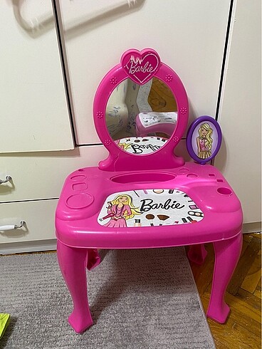 Beden Renk Barbie oyuncak makyaj masası