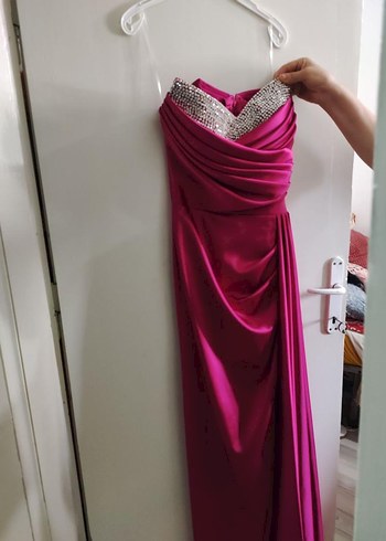 Parlak Pembe Straplez Drapeli Abiye Elbise - Görsel 7