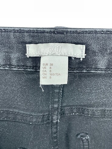38 Beden siyah Renk H&M Mini Şort %70 İndirimli.