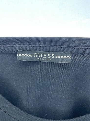 s Beden siyah Renk Guess T-shirt %70 İndirimli.