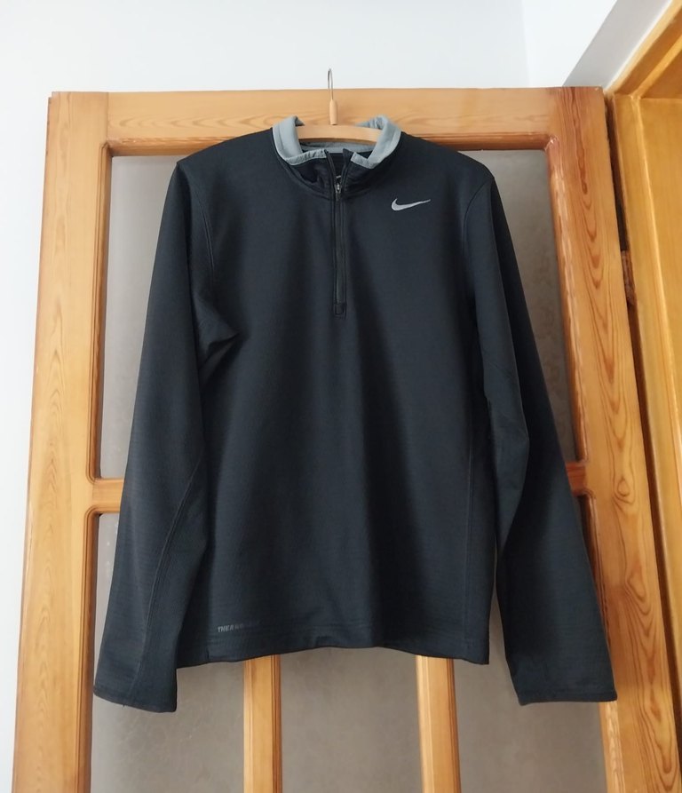 Nike THERMA FİT Siyah Yarım Fermuarlı Spor Sweatshirt — görsel 2/7