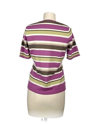38 Beden PreLoved T-shirt %70 İndirimli.