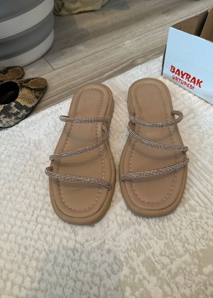 Kadın terlik - Görsel 2