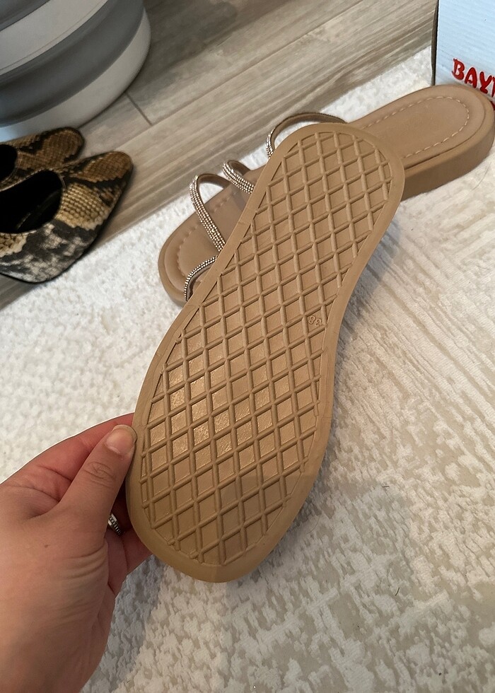 Kadın terlik - Görsel 4