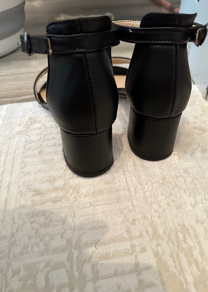 Kadın topuklu ayakkabı - Görsel 4