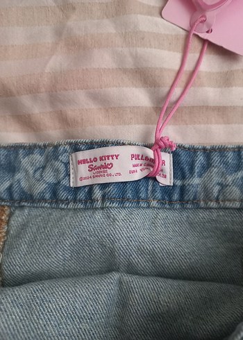 m Beden Pull&Bear Hello Kitty üst