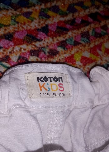 Rahat Kesim Beyaz Bağcıklı Kız Şortu - Görsel 5