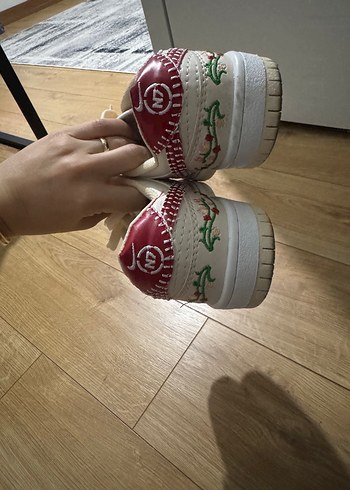 38 Beden beyaz Renk Nakışlı Spor Ayakkabı