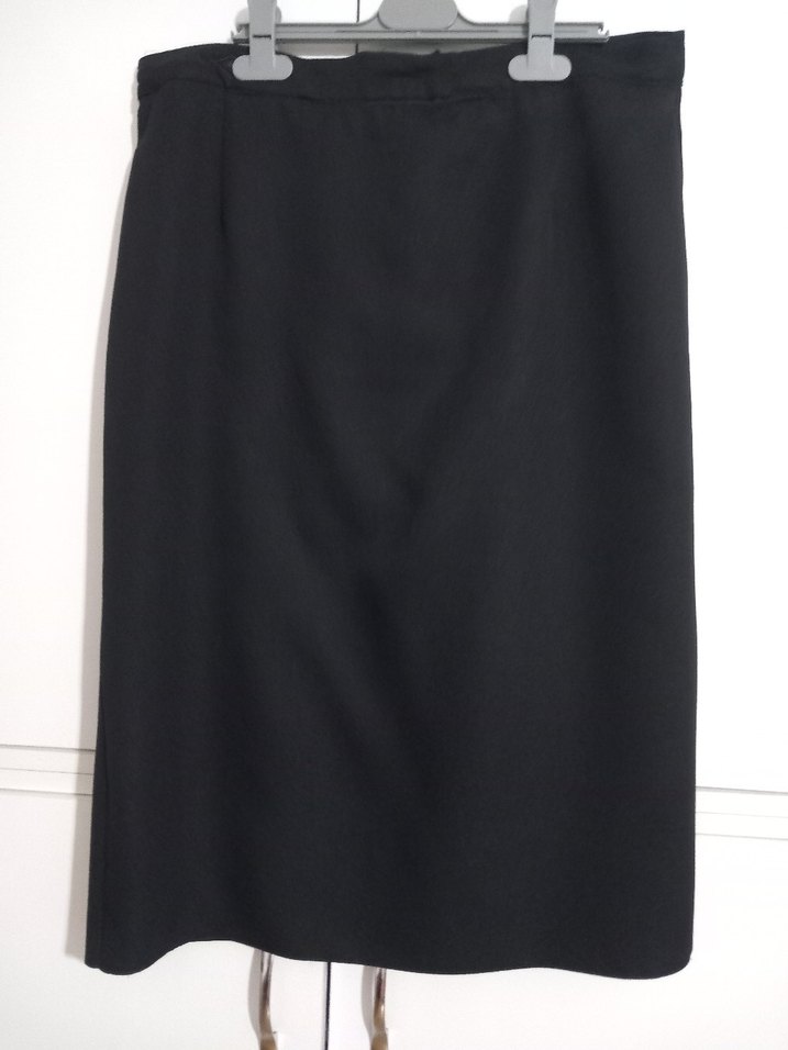 Siyah Diz Altı  Etek 44 beden - Görsel 2