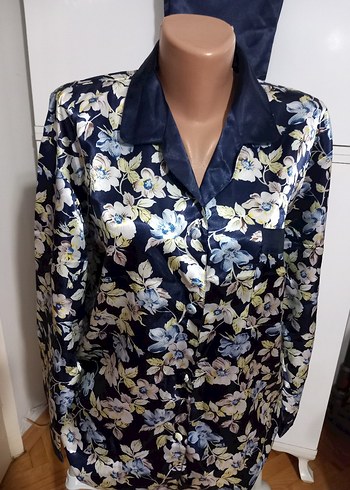 Çiçek Desenli Lacivert Kadın Pijama Takımı - Görsel 2