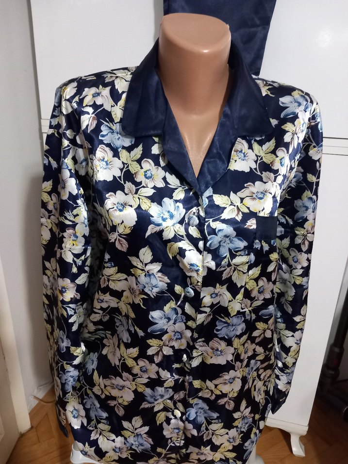 Çiçek Desenli Lacivert Kadın Pijama Takımı - Görsel 2