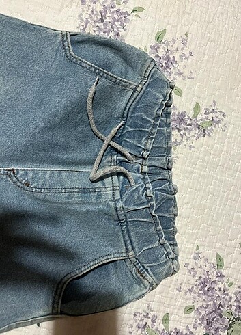 Paçası ve beli lastikli jean