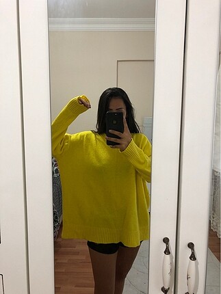 Oversize sarı kazak