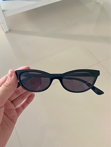 Bershka çekik cat eye güneş gözlüğü