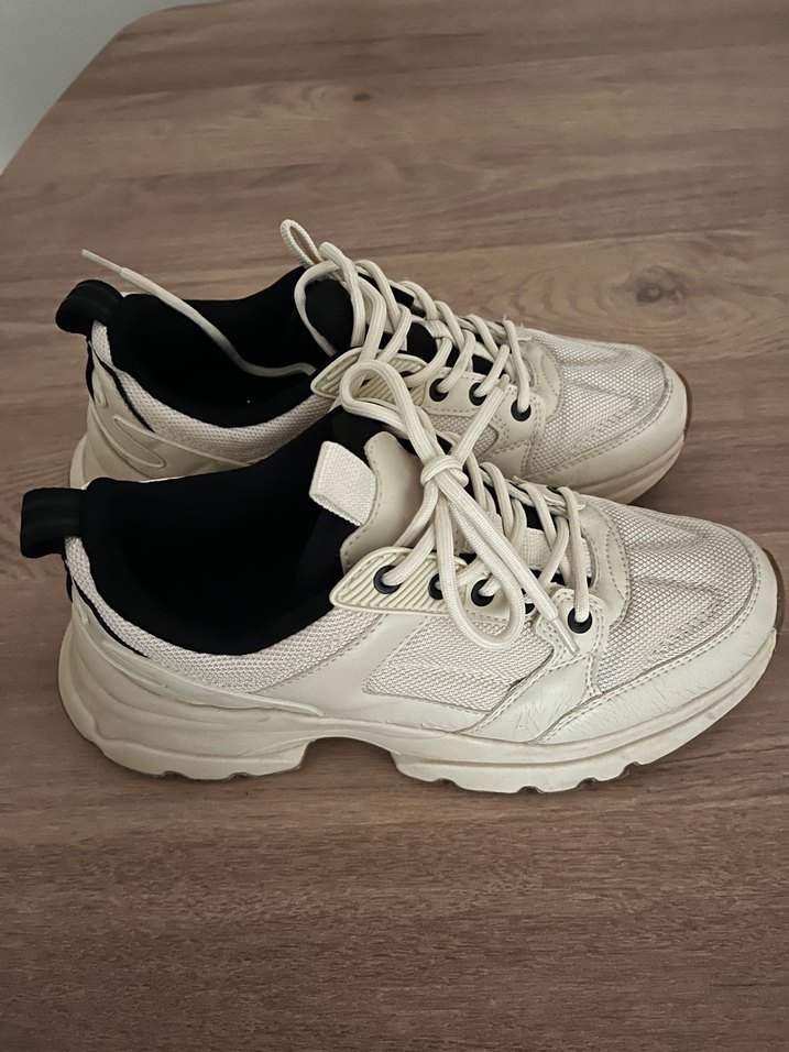 Beyaz Bağcıklı Sokak Stili Kadın Spor Ayakkabı - Görsel 2