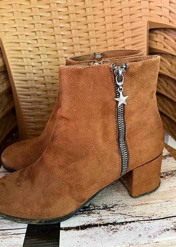 Kahverengi Süet Kadın Botları - Görsel 2