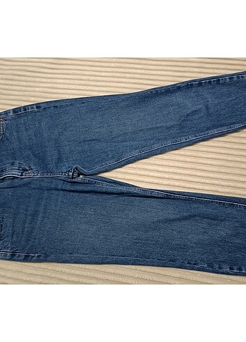 Pull and Bear Pull and bear mom jean 