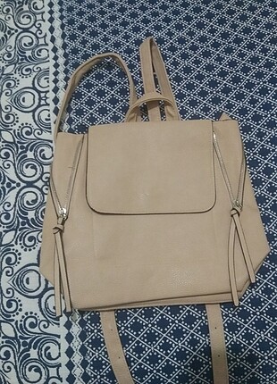 Stradivarius sırt çantası
