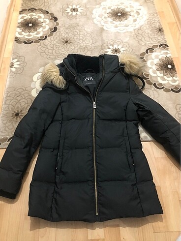 Zara kuş tüyü şişme mont ürün zarada thermal mont olara şu an sa