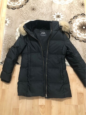 Zara Zara kuş tüyü şişme mont ürün zarada thermal mont olara şu an sa