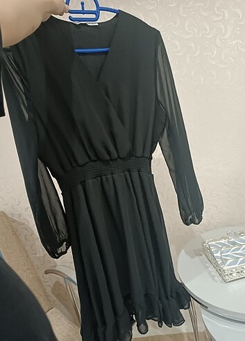 Siyah tül kol şifon elbise 
