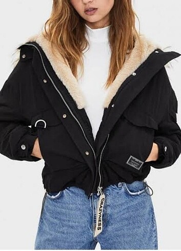 Bershka mont