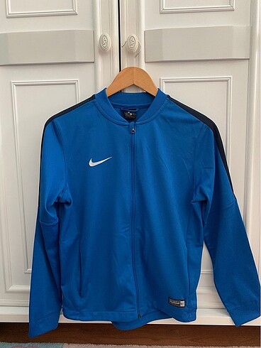 nike erkek çocuk ceket