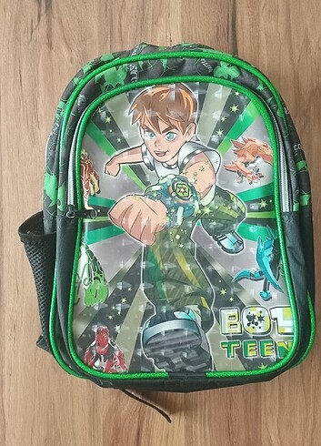 Ben 10 okul çantası